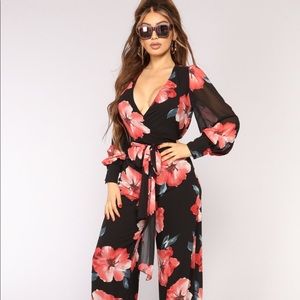 Floral jumpsuit !!! So pretty and very long